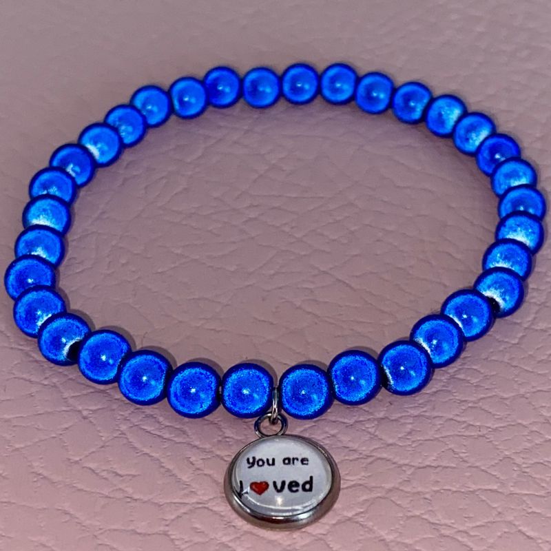 6 mm perler armbånd m/anheng_Blått