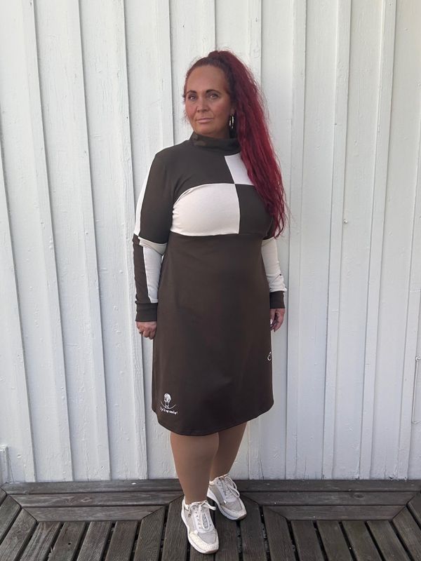 Ja til nye eventyr❤️mørk brun/sandfarget jerseykjole