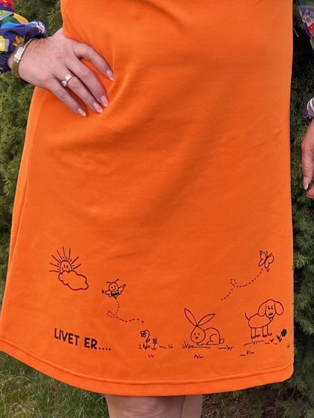 Dyrebart ❤️ jerseykjole_oransje/fargerik